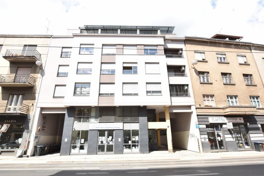 Zagreb - NAJAM - ILICA, ekskluzivan i moderno uređen trosoban stan, garaža, terasa