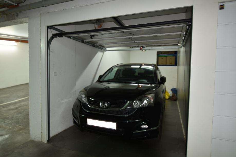 Zagreb - NAJAM - ILICA, ekskluzivan i moderno uređen trosoban stan, garaža, terasa