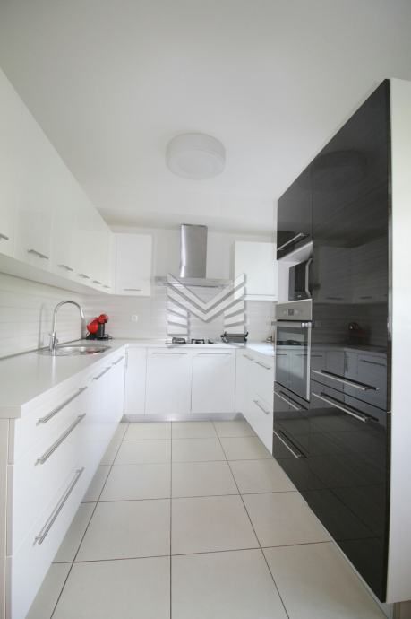 Zagreb - NAJAM - ILICA, ekskluzivan i moderno uređen trosoban stan, garaža, terasa