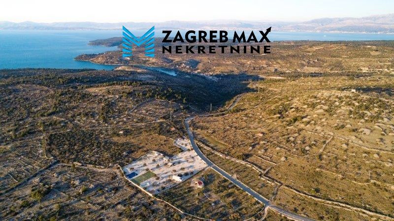 Zagreb - BRAČ - MILNA Ekskluzivna hacienda na 10 000 m2, mirna lokacija, novogradnja, parking