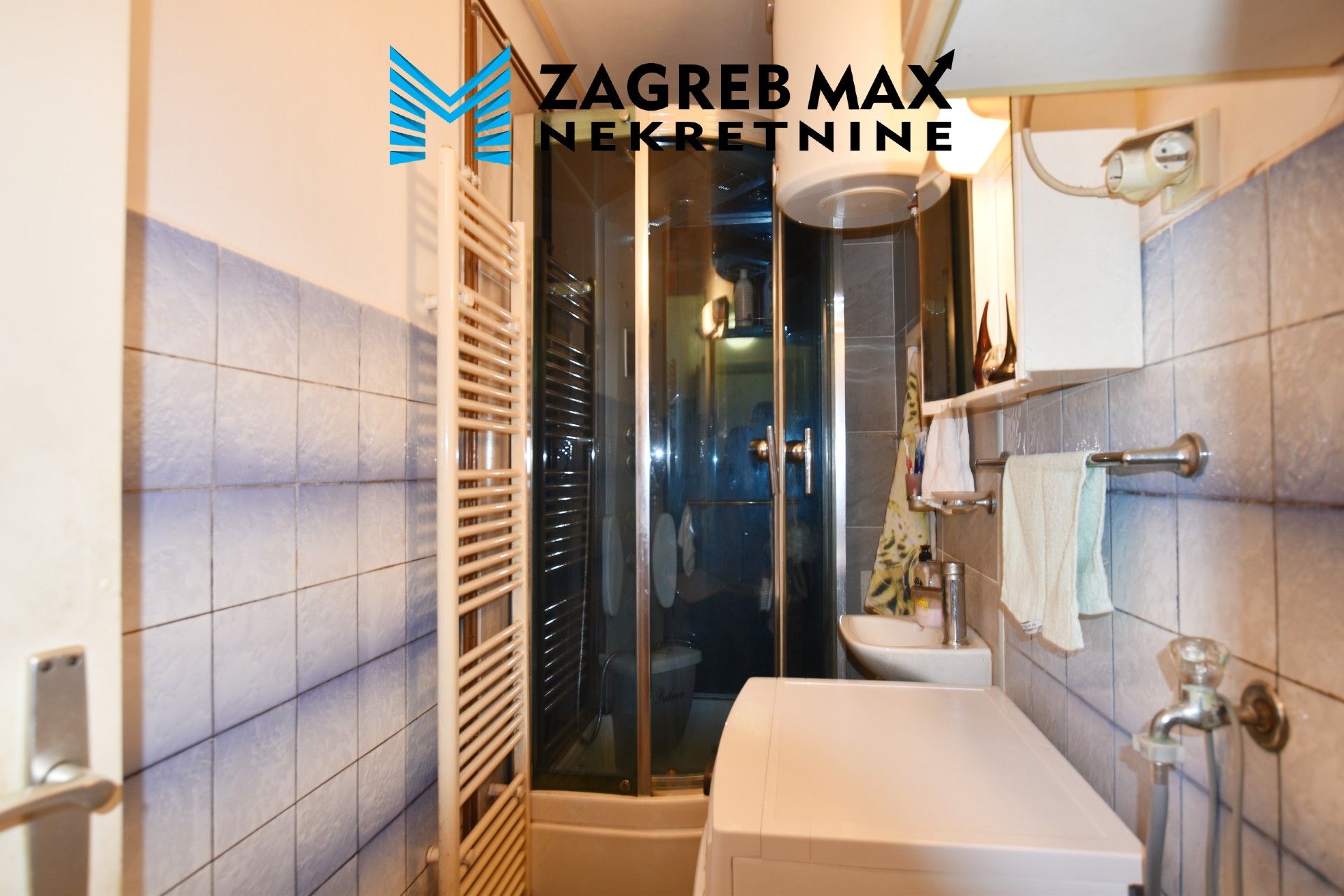 Zagreb - GAJNICE – dvosoban stan 57 m2, 1. kat, mirno okruženje, spremište, BEZ PROVIZIJE