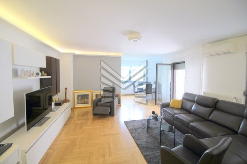 Zagreb - NAJAM - ILICA, ekskluzivan i moderno uređen trosoban stan, garaža, terasa