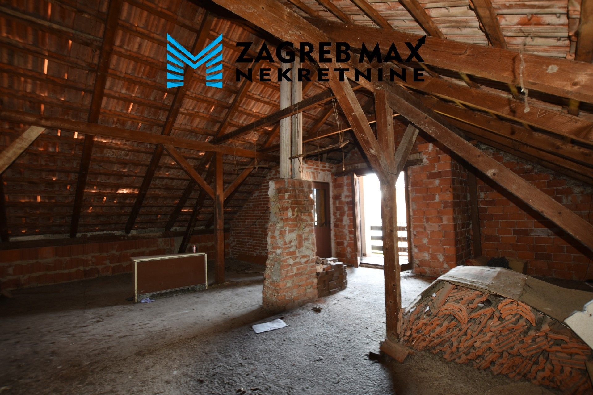 Zagreb - STUBIČKE TOPLICE - dvokatnica 130 m2 + odvojeno garaža i spremište