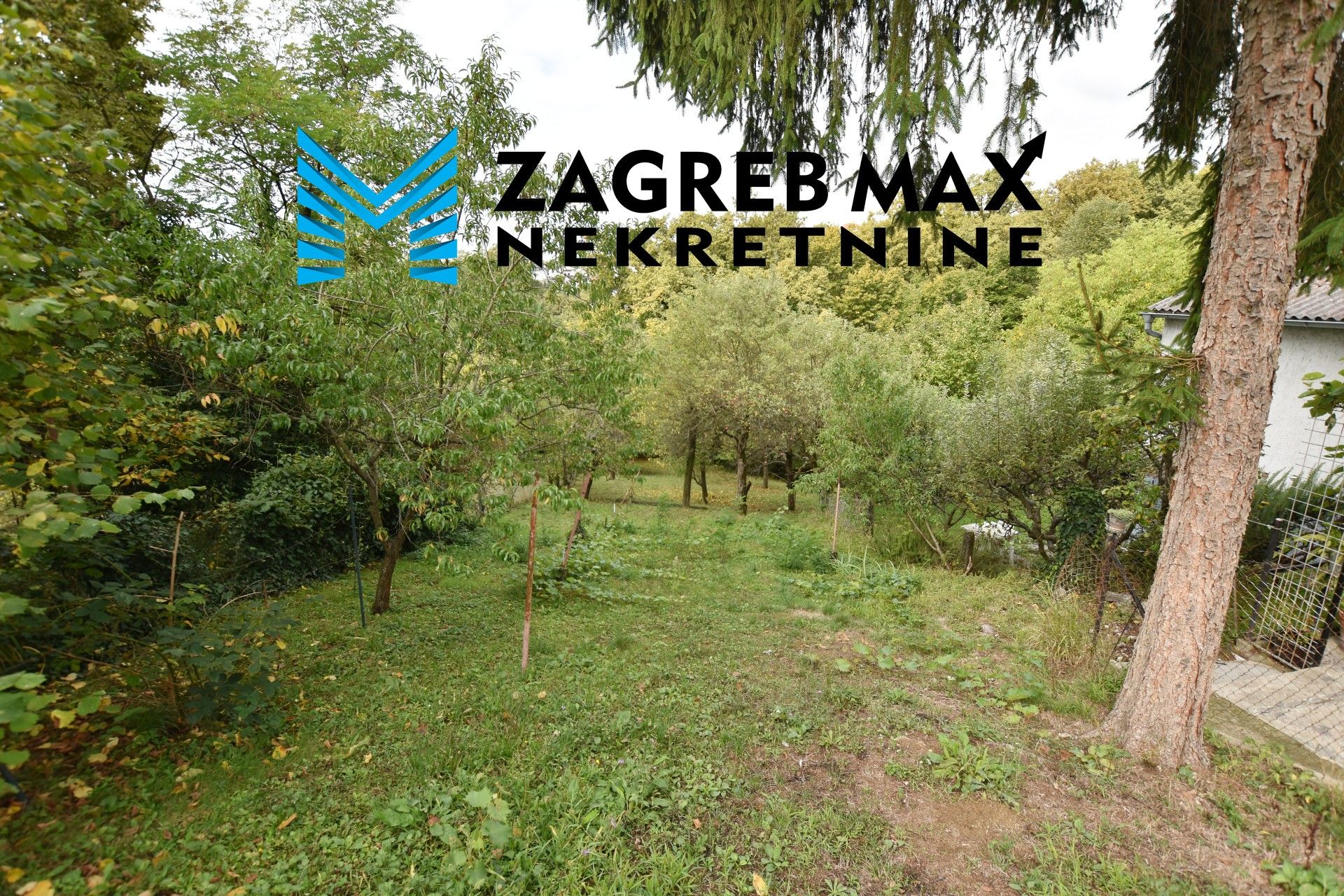 Zagreb - ČRNOMEREC - VRHOVEC Građevinsko zemljište sa kućom 1977 m2 + šuma 2911 m2, BEZ PROVIZIJE