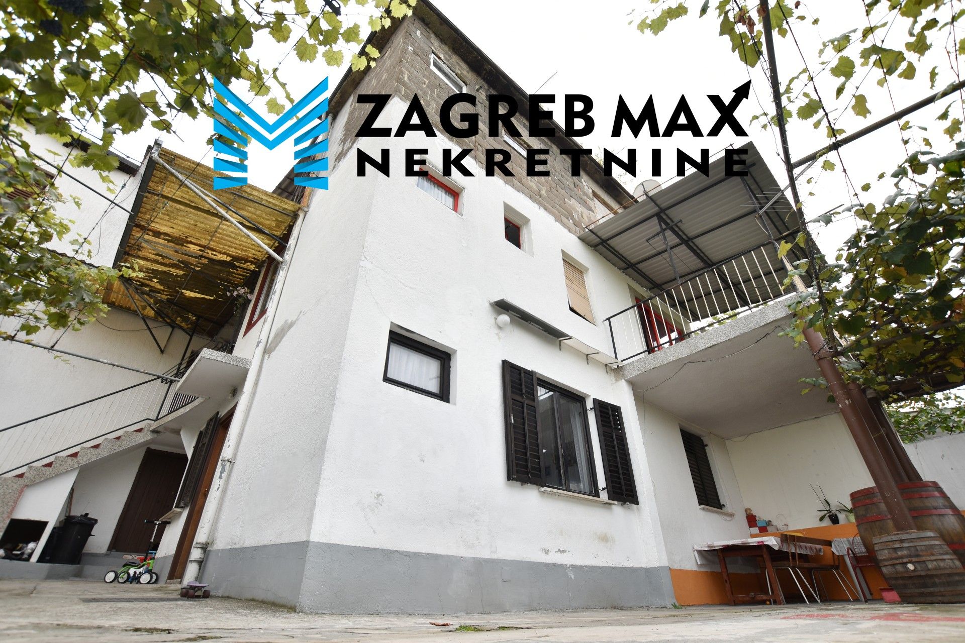 Zagreb - ČRNOMEREC - VRHOVEC Građevinsko zemljište sa kućom 1977 m2 + šuma 2911 m2, BEZ PROVIZIJE