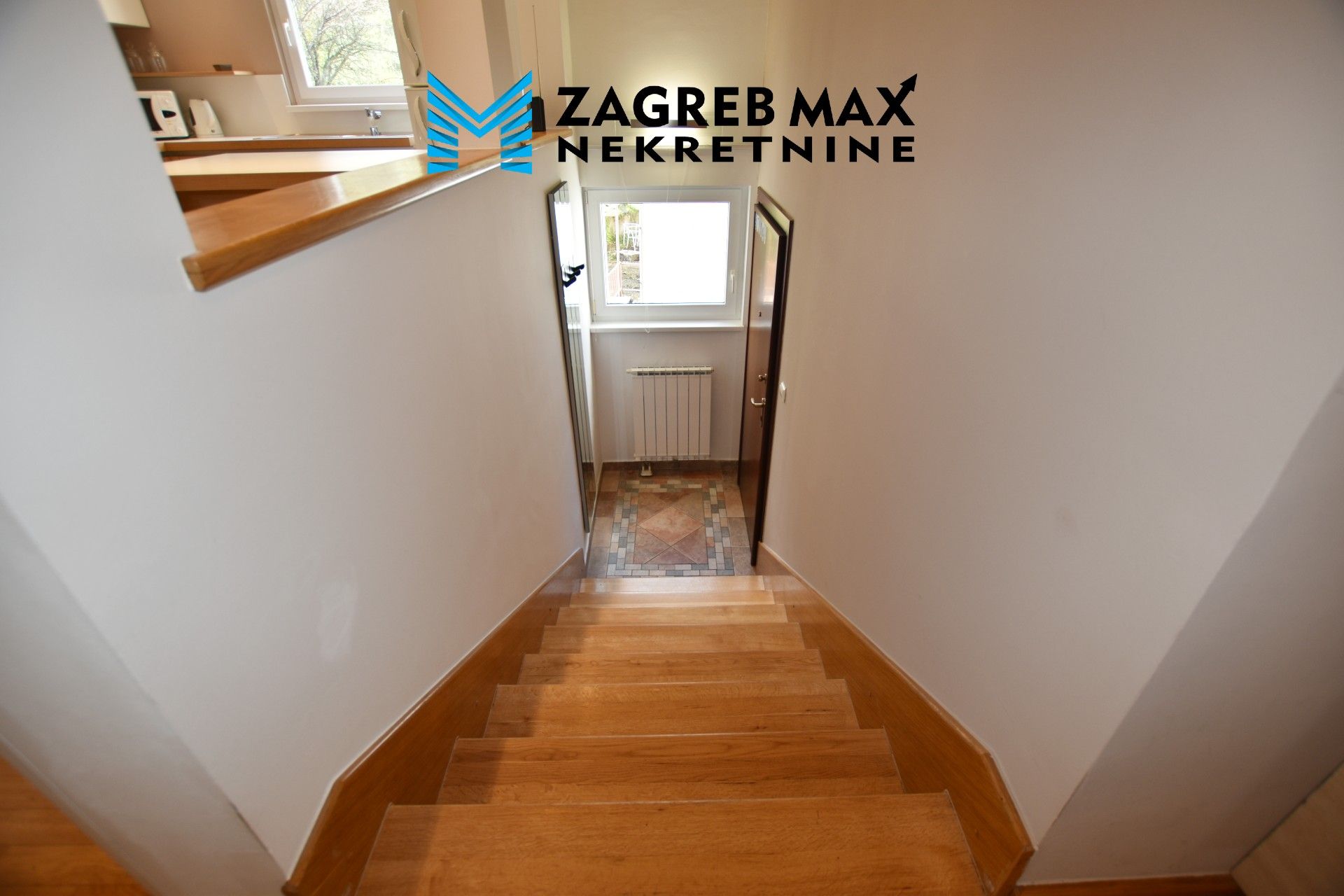 Zagreb - NAJAM - SVETI DUH ekskluzivan penthouse 118 m2, terasa, 2 parkinga