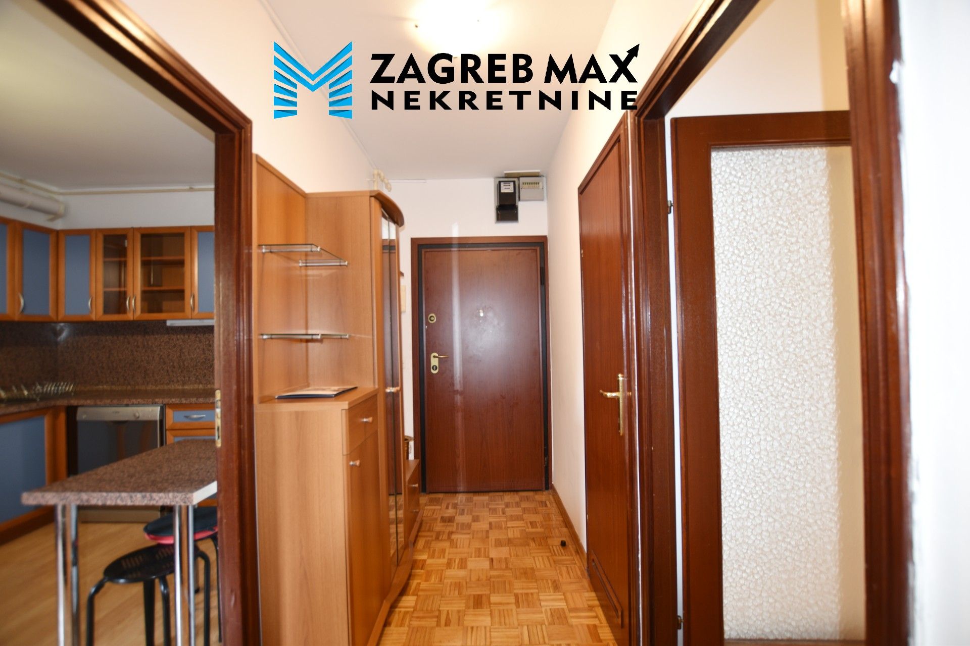 Zagreb - ŠPANSKO – komforan trosoban stan 75 m2, 4. kat, loggia, odlična lokacija BEZ PROVIZIJE