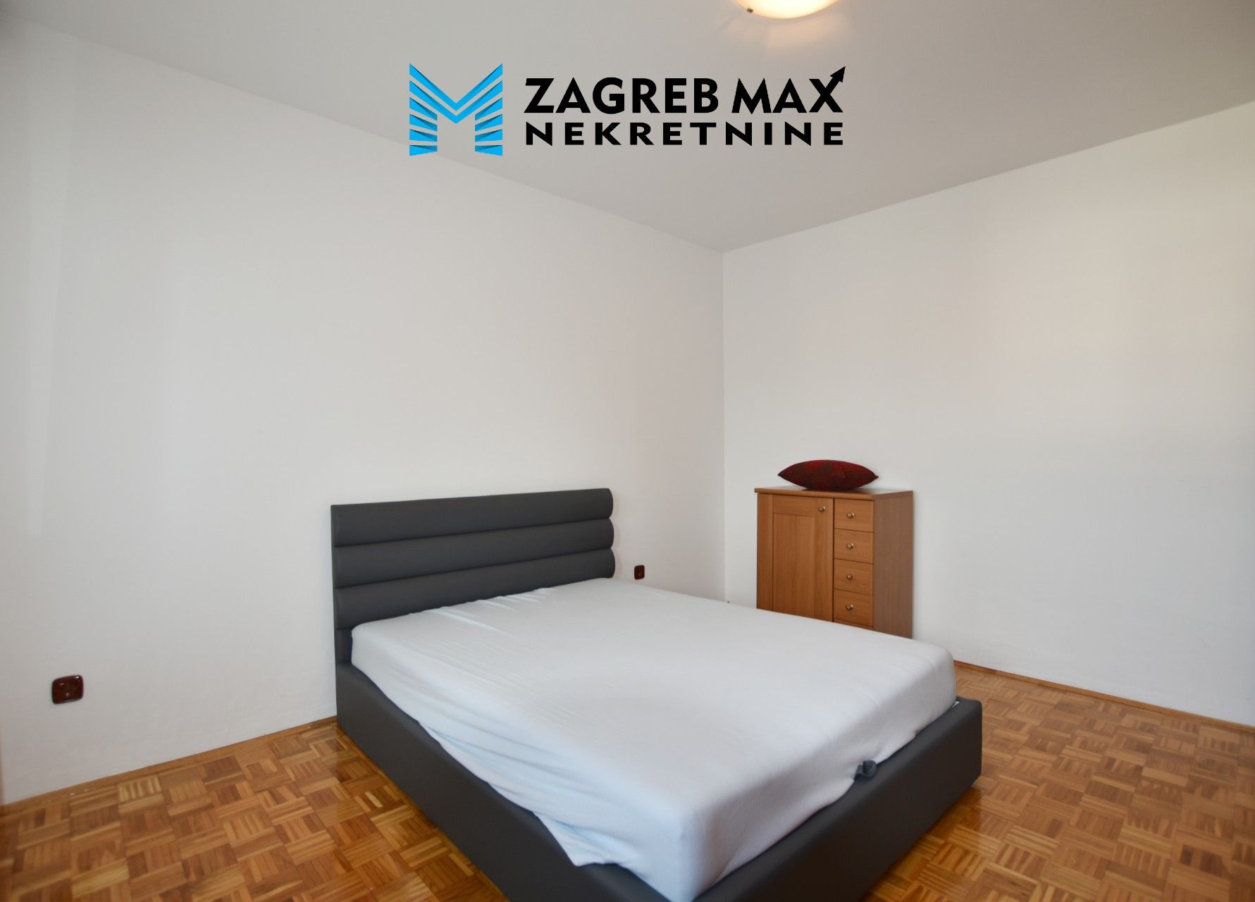 Zagreb - ŠPANSKO – komforan trosoban stan 75 m2, 4. kat, loggia, odlična lokacija BEZ PROVIZIJE