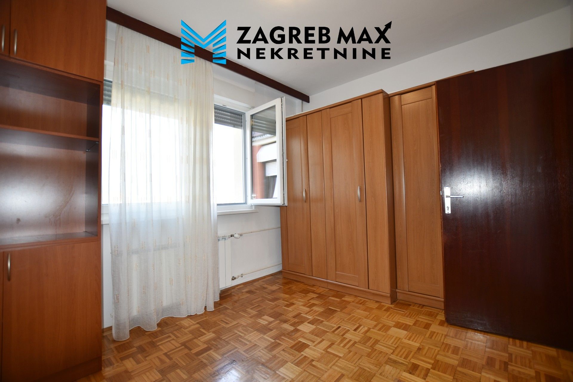 Zagreb - ŠPANSKO – komforan trosoban stan 75 m2, 4. kat, loggia, odlična lokacija BEZ PROVIZIJE