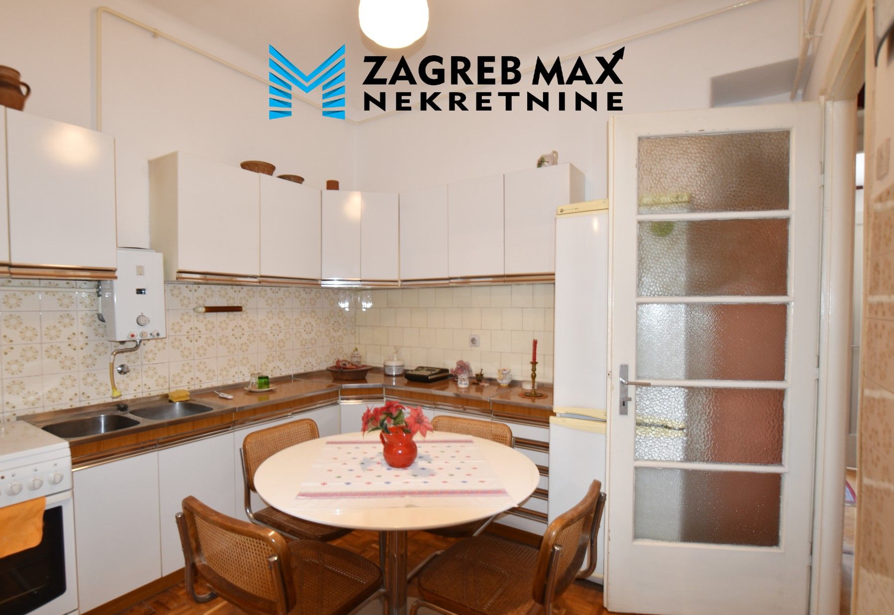 Zagreb - DONJI GRAD Komforan 3soban stan 70 m2, 2 balkona, lift, BEZ PROVIZIJE