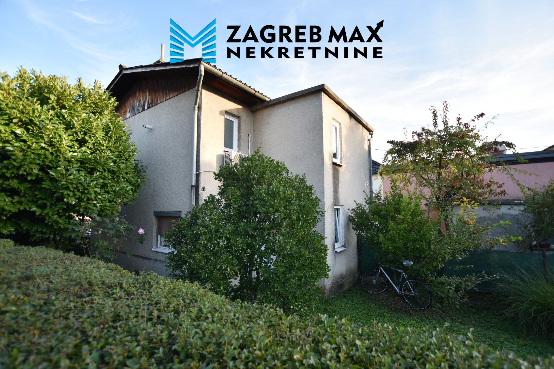 Zagreb - VOLTINO - kuća sa 2 stana, garažom i vrtom BEZ PROVIZIJE
