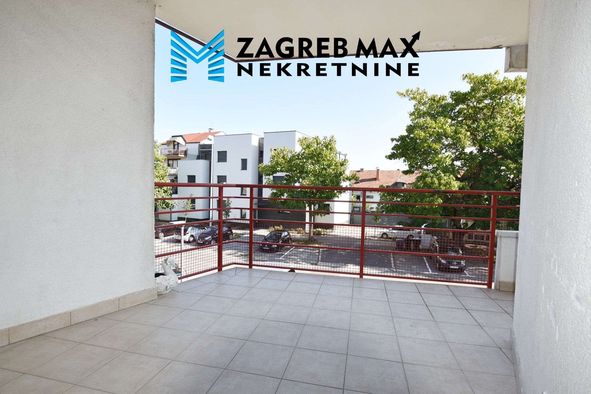 Zagreb - MALEŠNICA – prostran trosoban stan 76 m2, 1. kat, terasa/loggia, BEZ PROVIZIJE