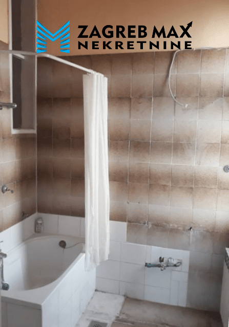 Zagreb - CENTAR, VLAŠKA ULICA – prostran četverosoban stan od 106 m2, 1. kat, parking, odlična lokacija,