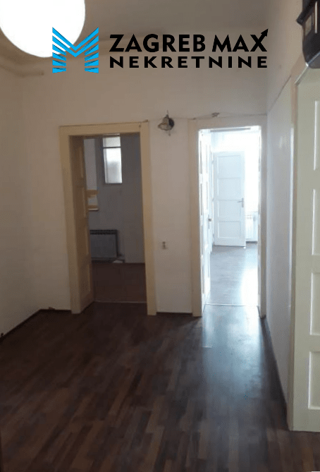 Zagreb - CENTAR, VLAŠKA ULICA – prostran četverosoban stan od 106 m2, 1. kat, parking, odlična lokacija,