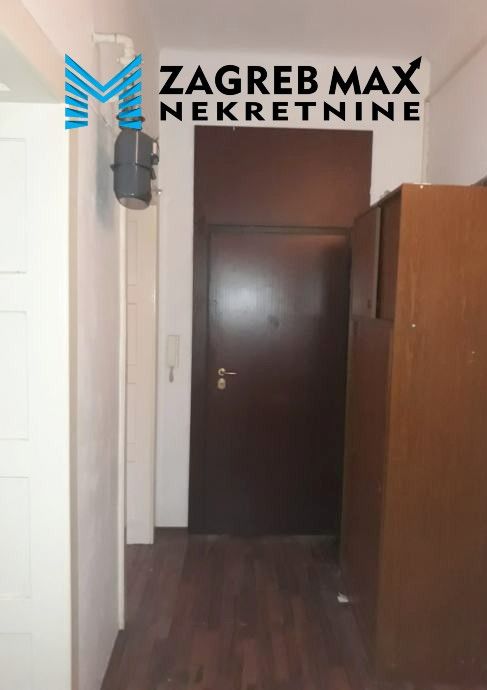 Zagreb - CENTAR, VLAŠKA ULICA – prostran četverosoban stan od 106 m2, 1. kat, parking, odlična lokacija,