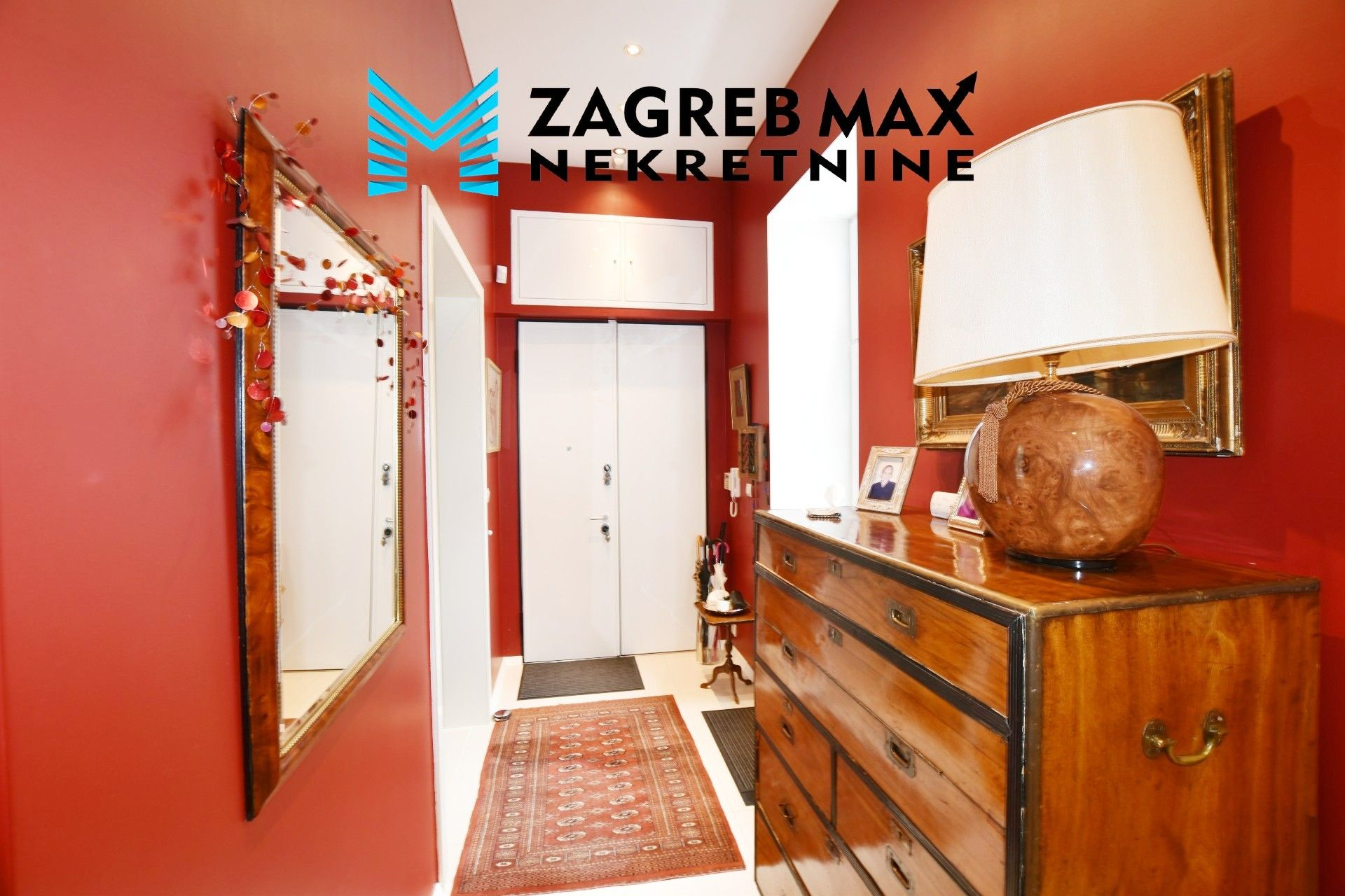 Zagreb - ZAGREB STROGI CENTAR - ekskluzivan stan 159 m2, 2. kat, odlična lokacija