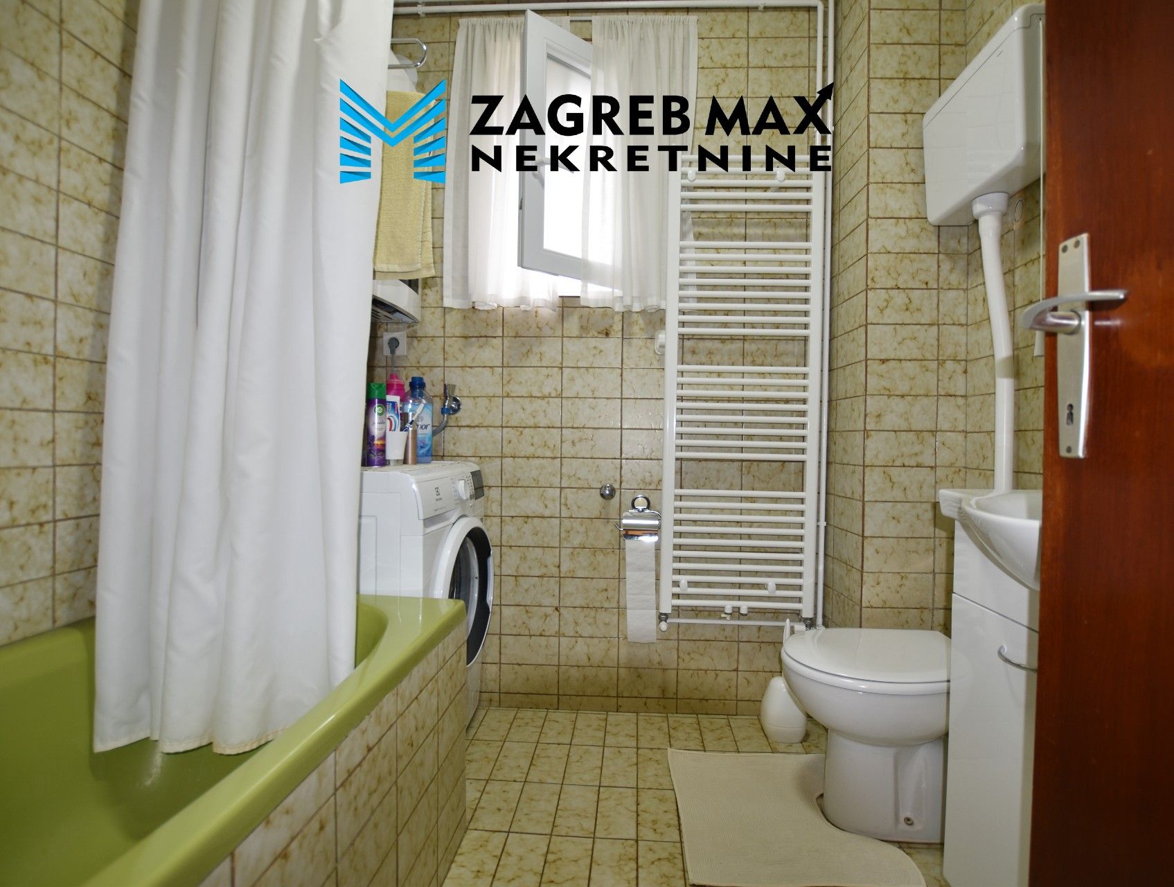 Zagreb - GAJNICE – Ulica Jagnjedje, ugodan 3soban stan u prizemlju, 2 spremišta i podrum, parking, loggia