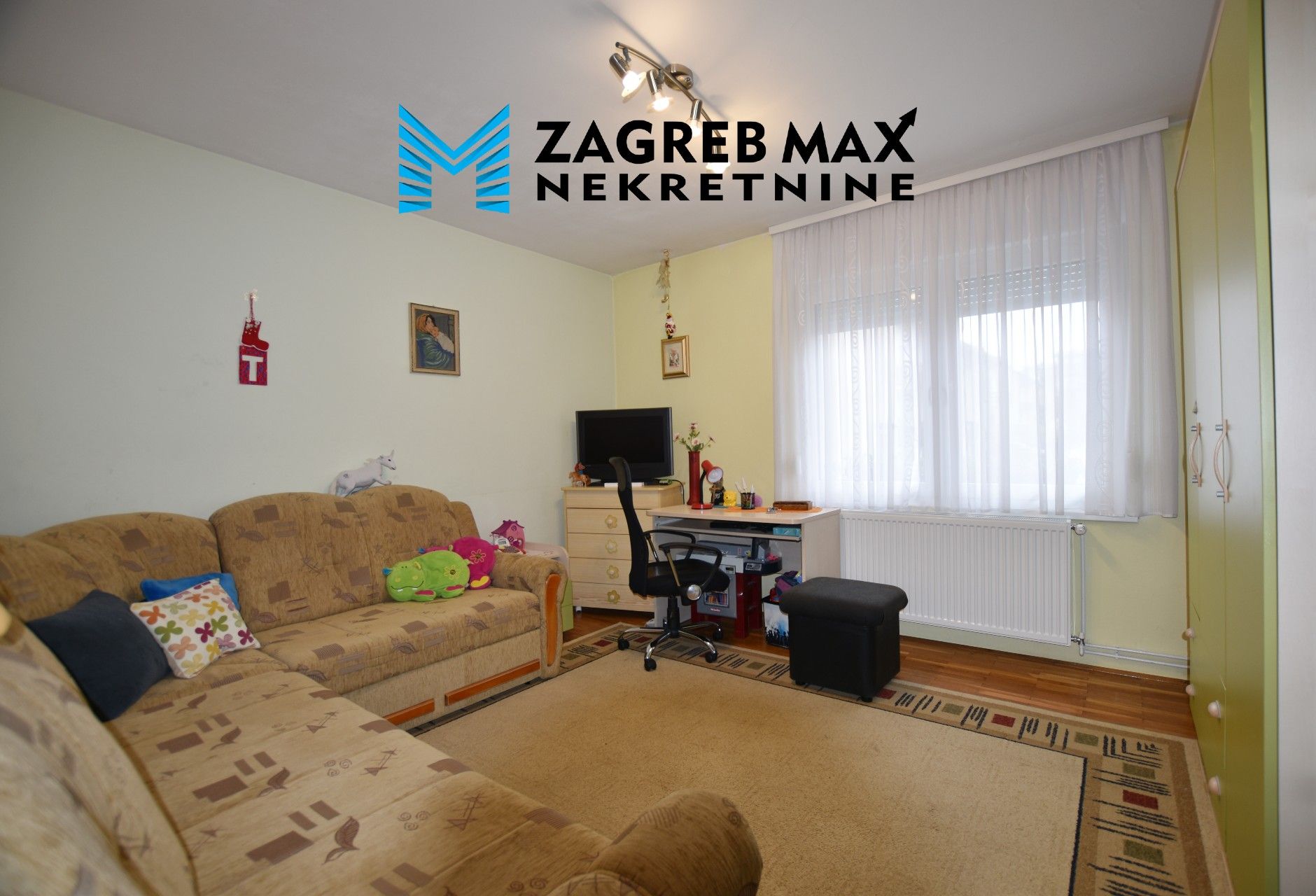 Zagreb - GAJNICE – Ulica Jagnjedje, ugodan 3soban stan u prizemlju, 2 spremišta i podrum, parking, loggia