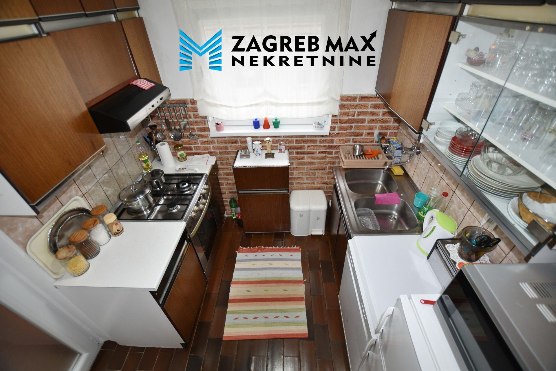 Zagreb - GAJNICE – Ulica Jagnjedje, ugodan 3soban stan u prizemlju, 2 spremišta i podrum, parking, loggia