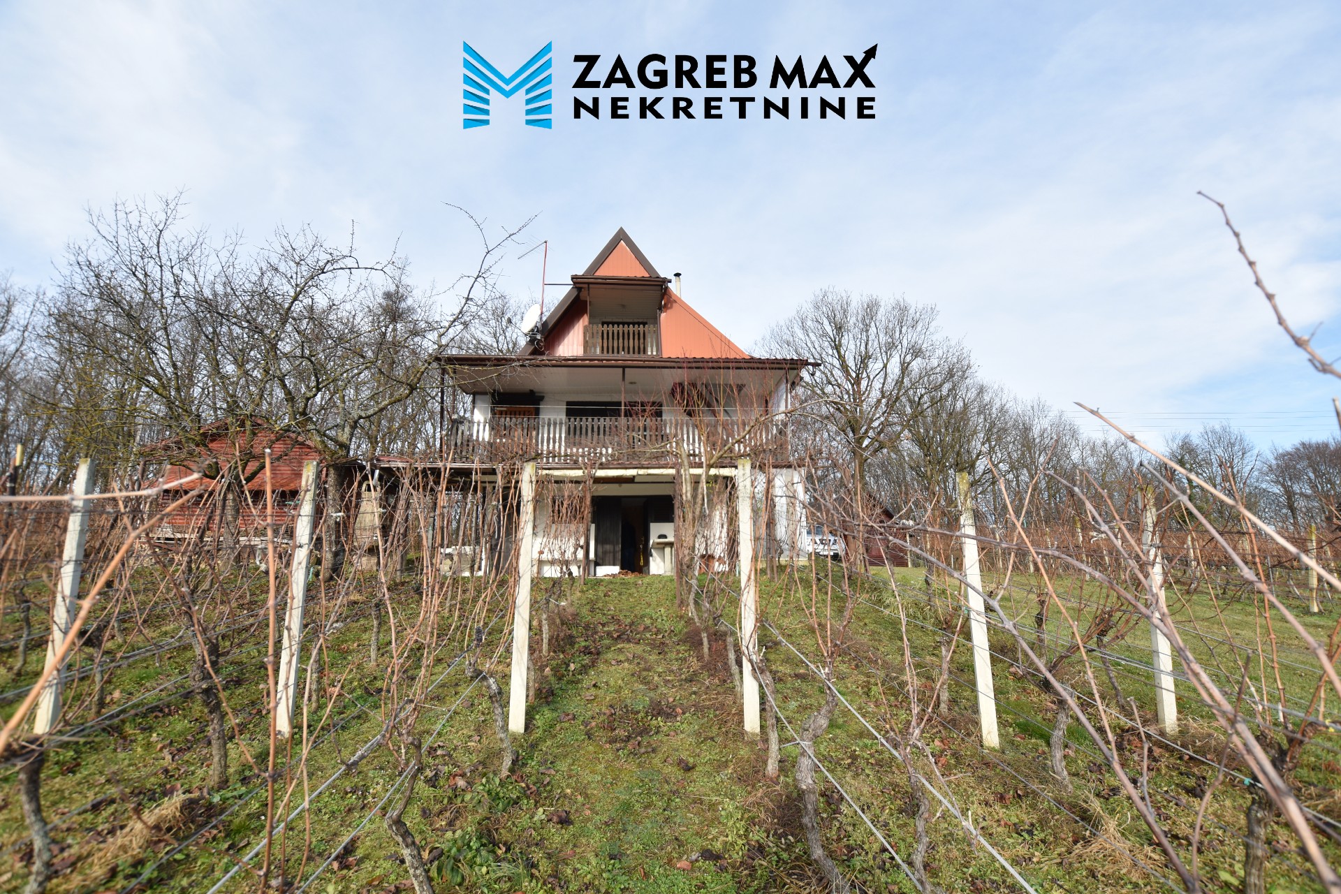 Zagreb - MOSLOVAČKA SLATINA (POPOVAČA) – Samostojeća kuća 64 m2, zemljište 1300 m2, vinograd, mirno okruženje