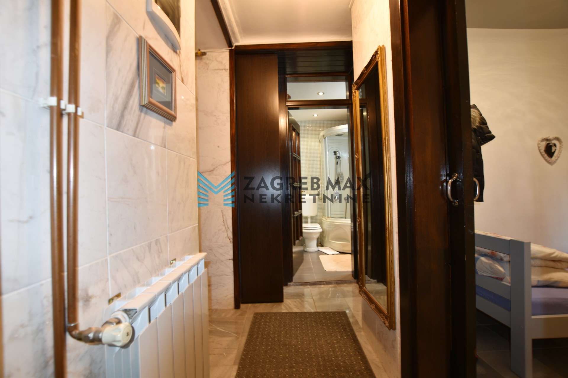 Zagreb - DONJI GRAD – Kvaternikov Trg, 1soban stan 28 m2, odlična lokacija, BEZ PROVIZIJE