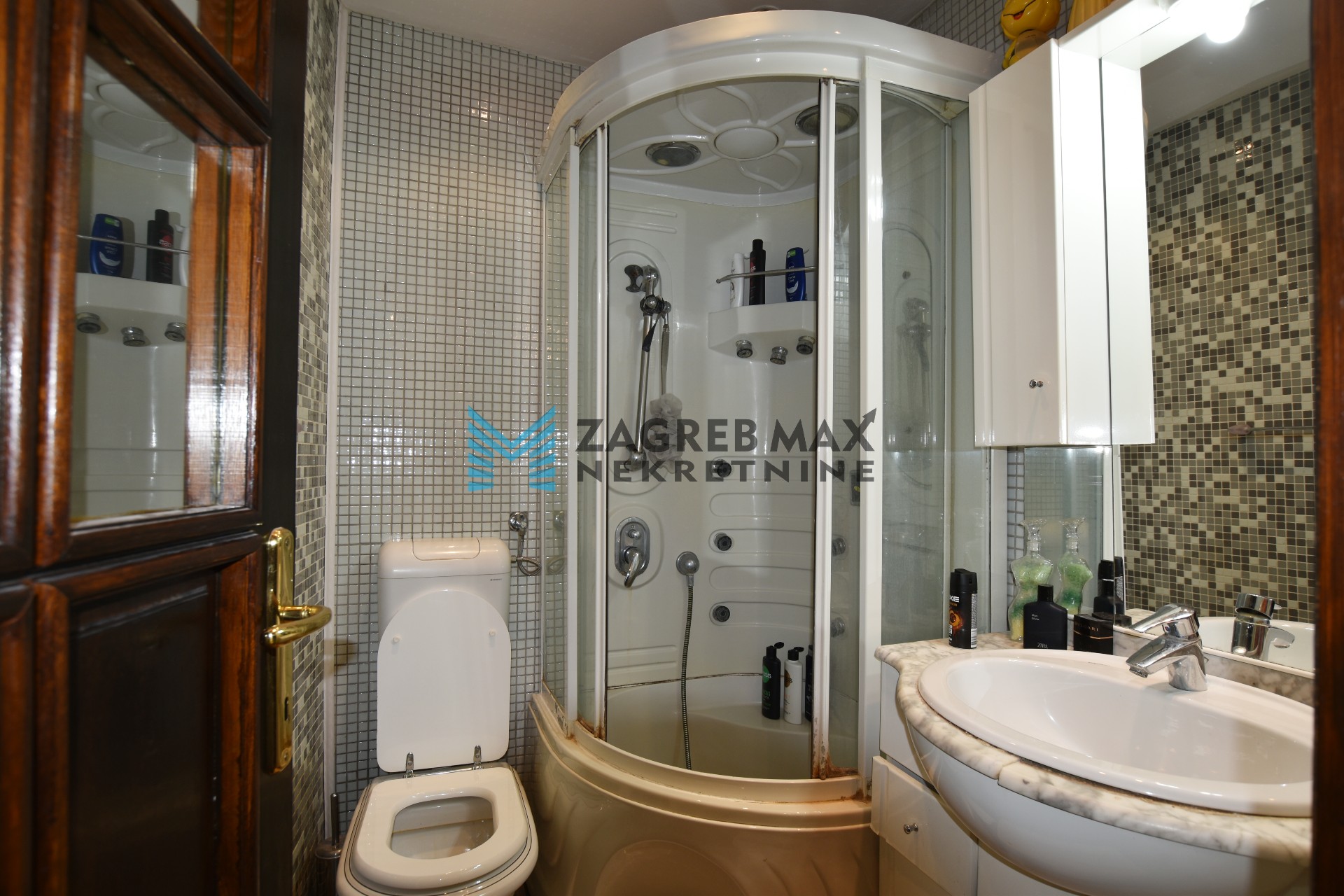 Zagreb - DONJI GRAD – Kvaternikov Trg, 1soban stan 28 m2, odlična lokacija, BEZ PROVIZIJE