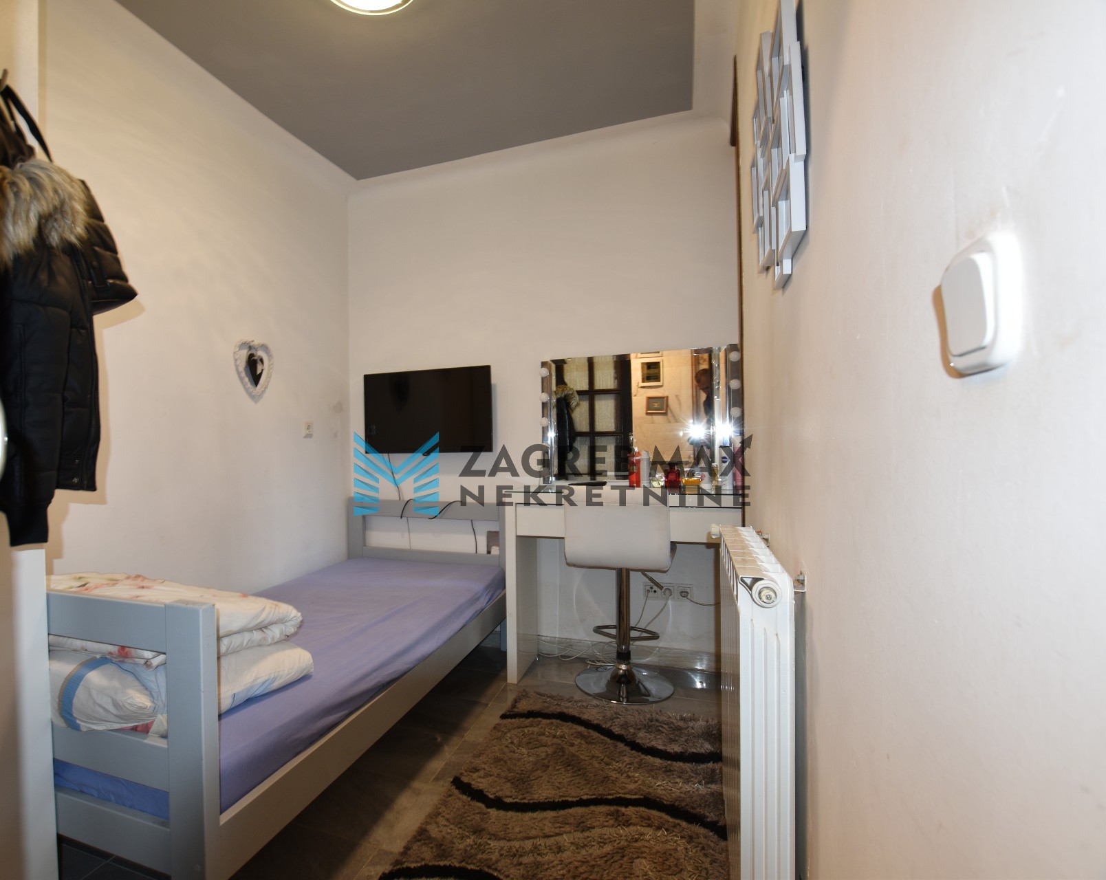 Zagreb - DONJI GRAD – Kvaternikov Trg, 1soban stan 28 m2, odlična lokacija, BEZ PROVIZIJE