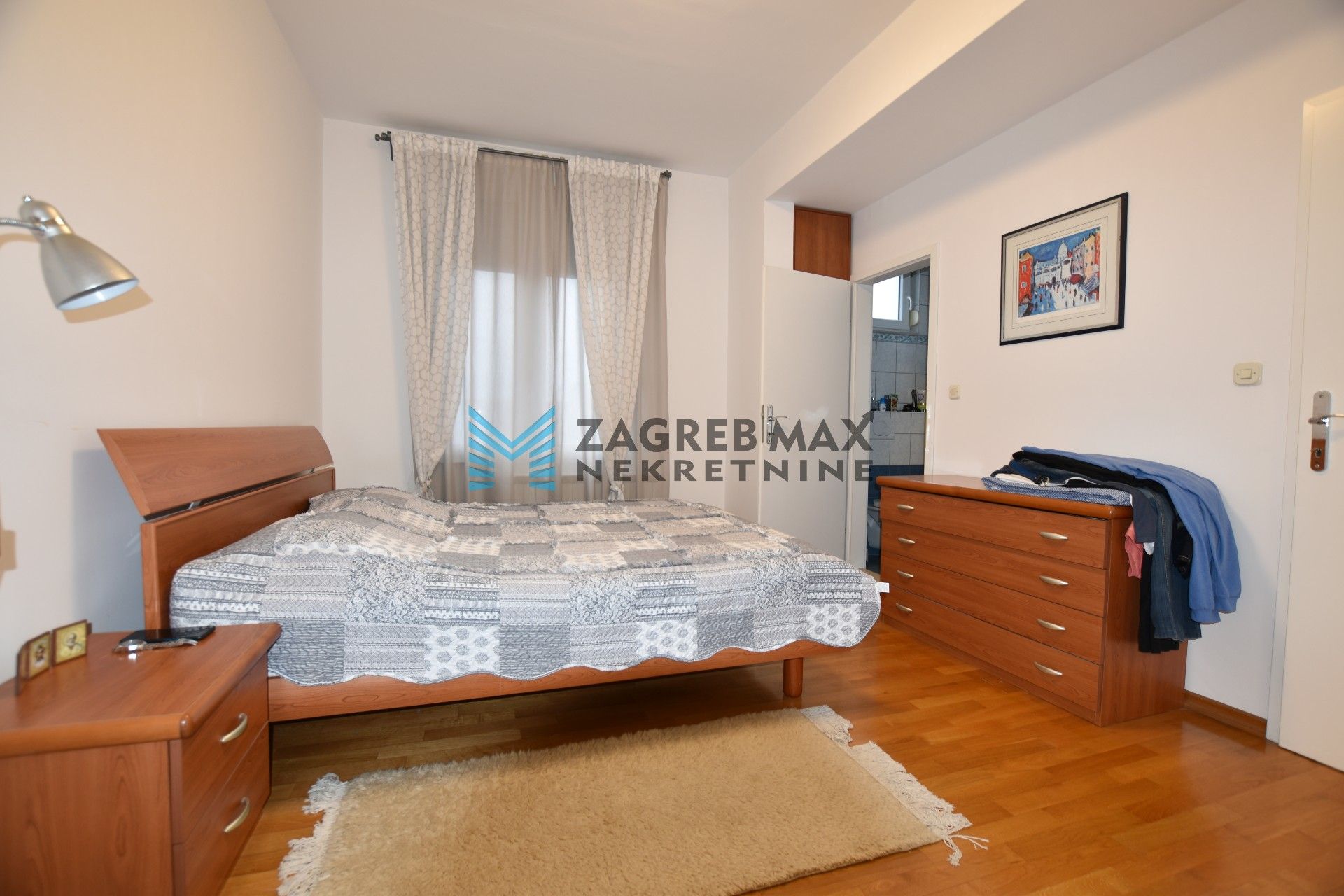 Zagreb - NAJAM CENTAR - Goljak, luksuzan 3soban stan 110 m2, 1. kat, mirno okruženje, terasa, parking