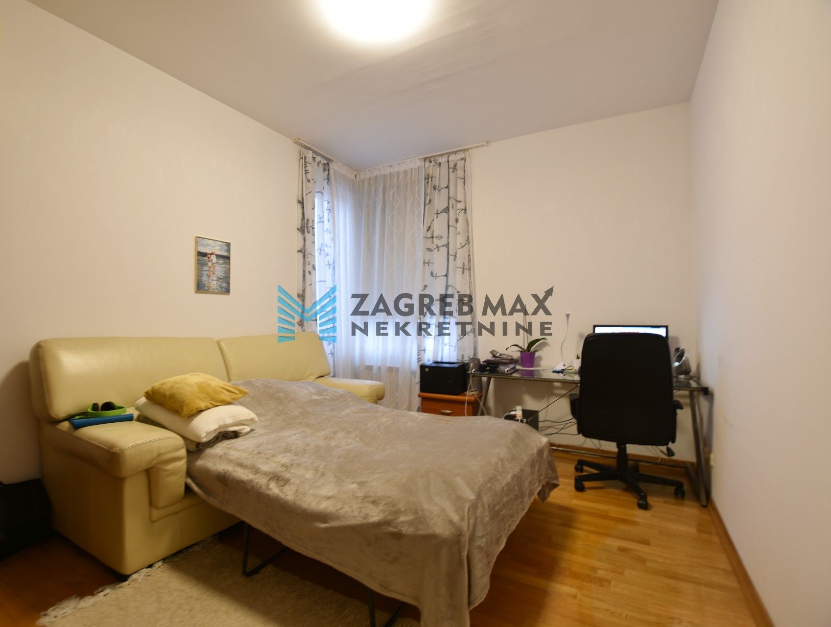 Zagreb - NAJAM CENTAR - Goljak, luksuzan 3soban stan 110 m2, 1. kat, mirno okruženje, terasa, parking