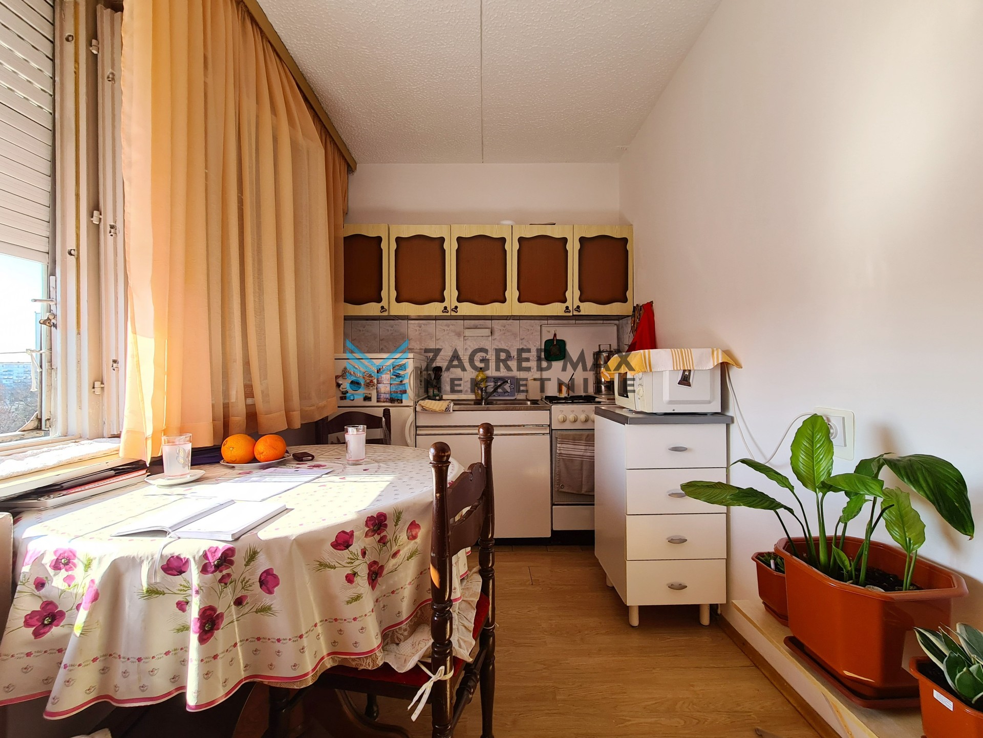 Zagreb - UTRINA – Maretićeva ulica, 1soban stan 32 m2, 7. kat, odlična lokacija, BEZ PROVIZIJE