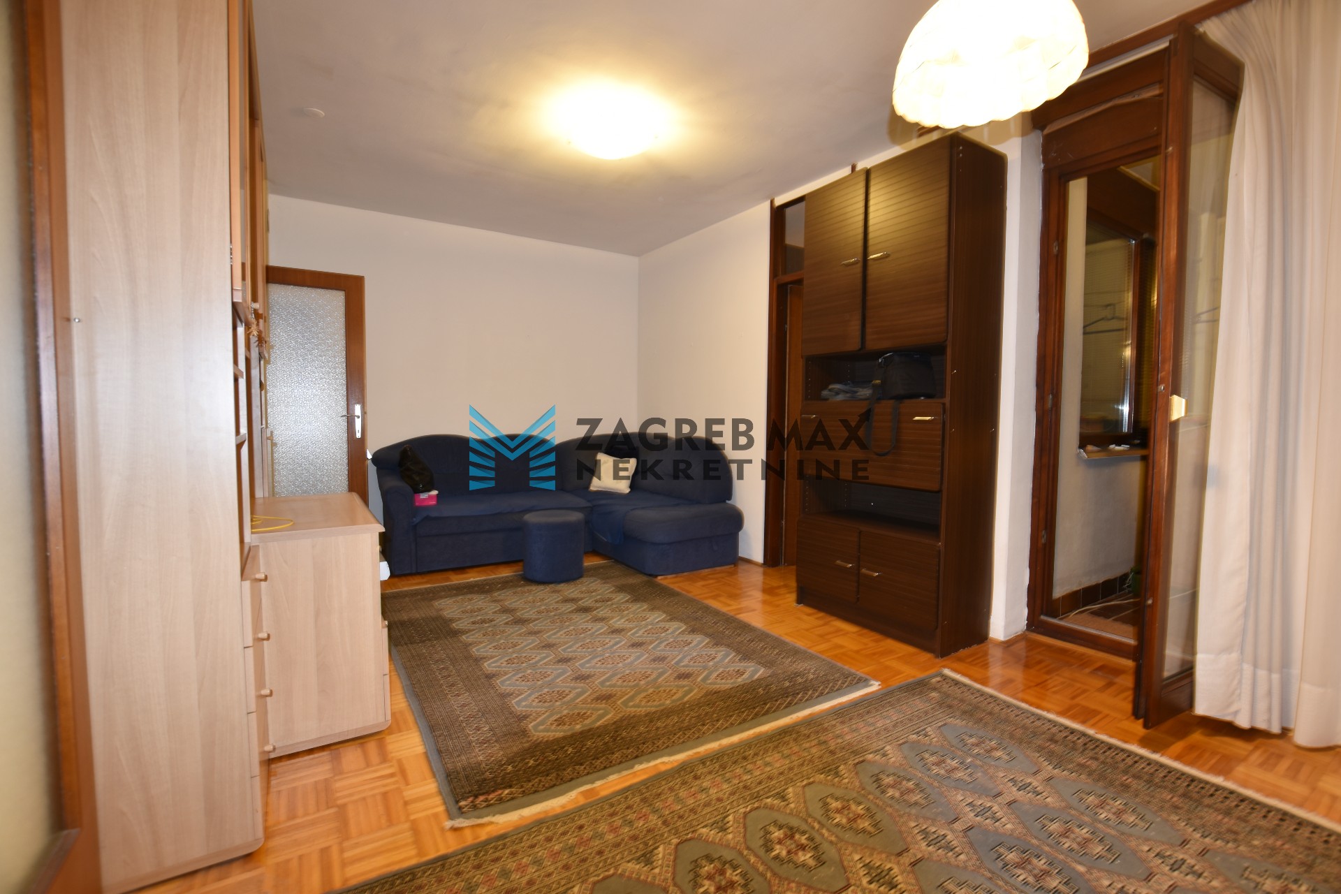 Zagreb - VRBANI – Rudeška ulica, prostran 3soban stan 65 m2, 3. kat, odlična lokacija, loggia, BEZ PROVIZIJE