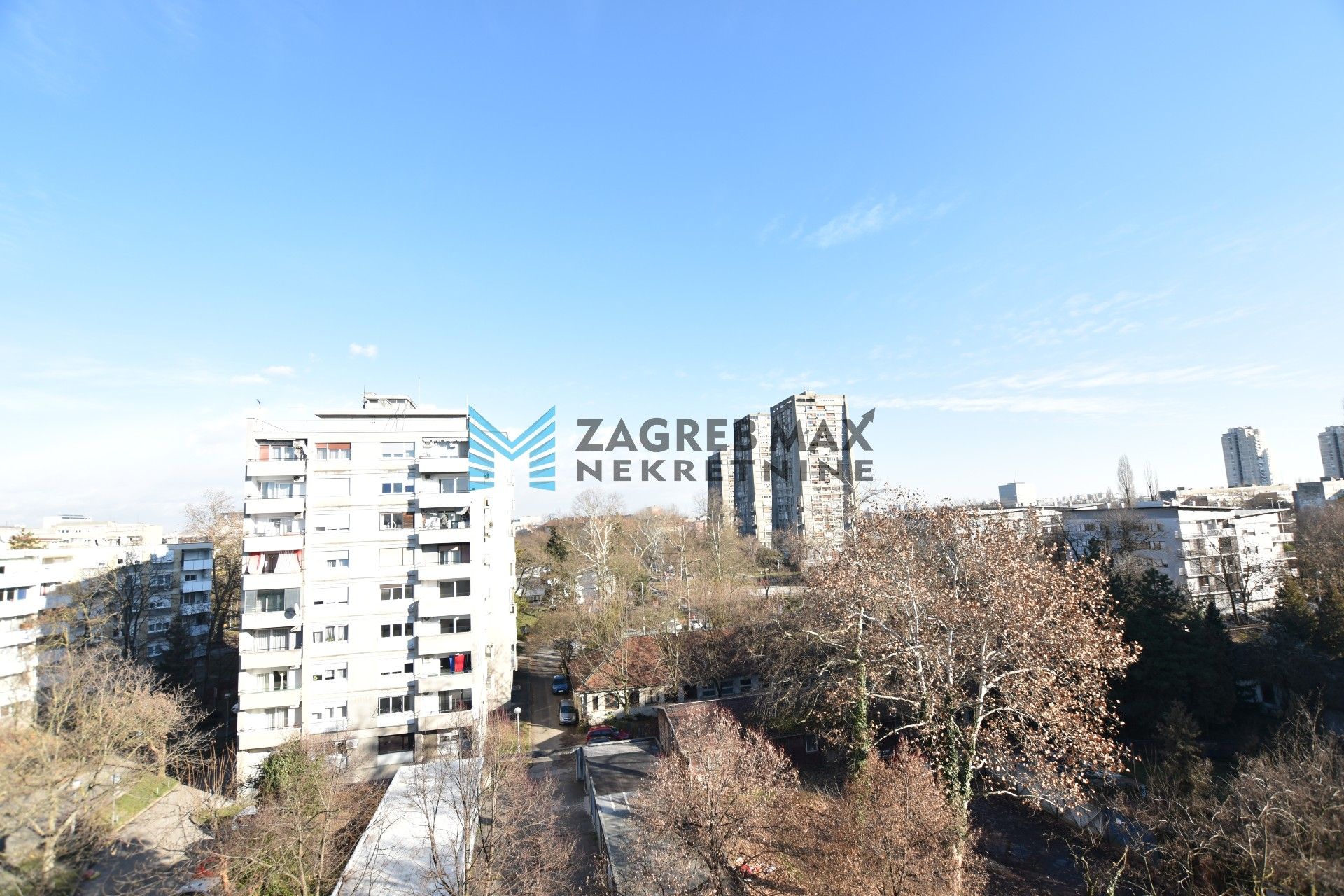 Zagreb - TRNJE Savska ulica, moderan 1soban stan 25 m2, 5. kat, terasa, parking, odlična lokacija