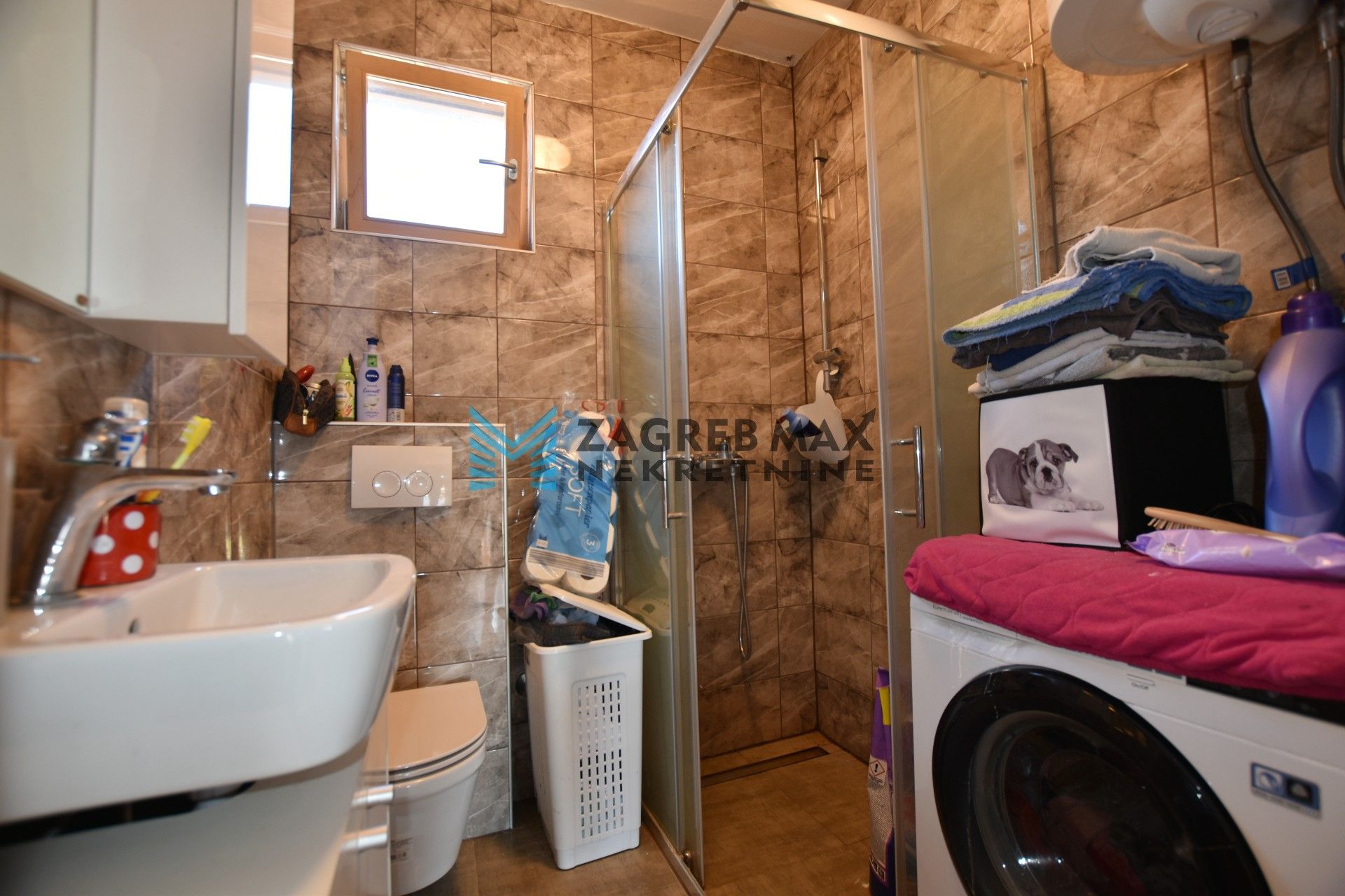 Zagreb - LUČKO – Obiteljska samostojeća kuća 122 m2, zemljište 542 m2, mirno okruženje, garaža, BEZ PROVIZIJE