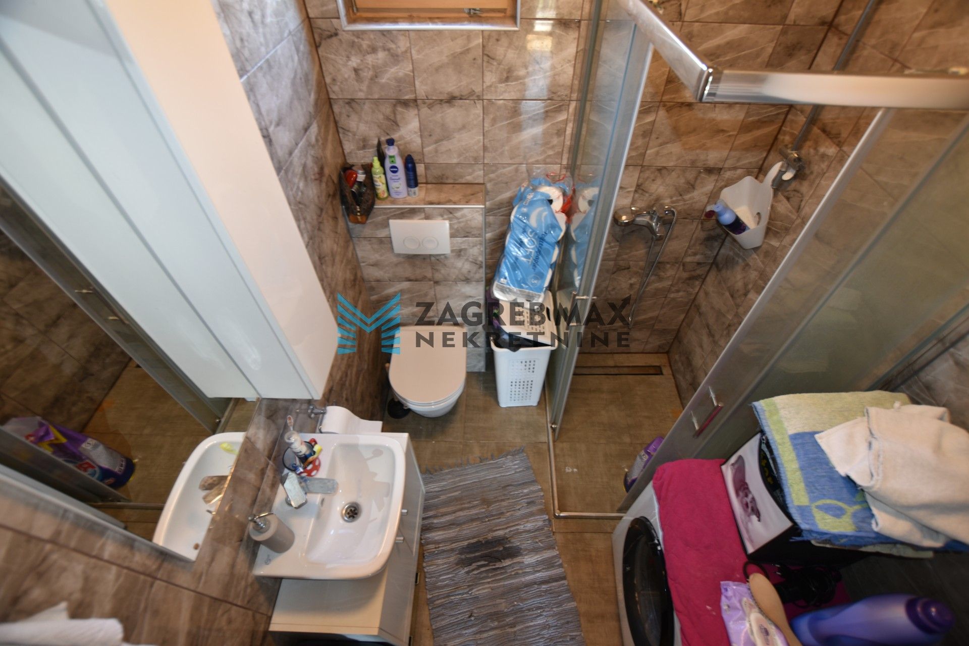 Zagreb - LUČKO – Obiteljska samostojeća kuća 122 m2, zemljište 542 m2, mirno okruženje, garaža, BEZ PROVIZIJE