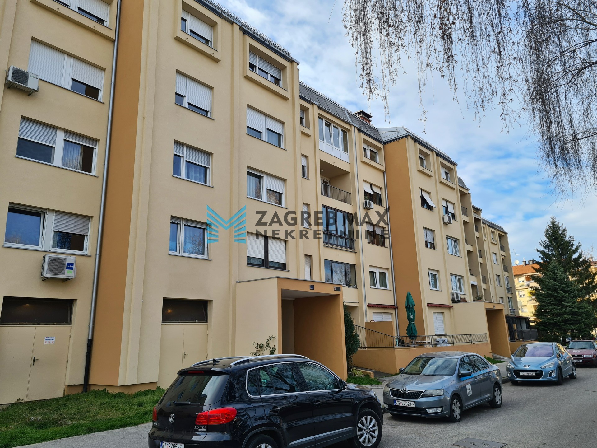 Zagreb - ŠPANSKO – ugodan 2soban stan 46 m2, 3. kat, mirno okruženje, loggia, spremište, BEZ PROVIZIJE