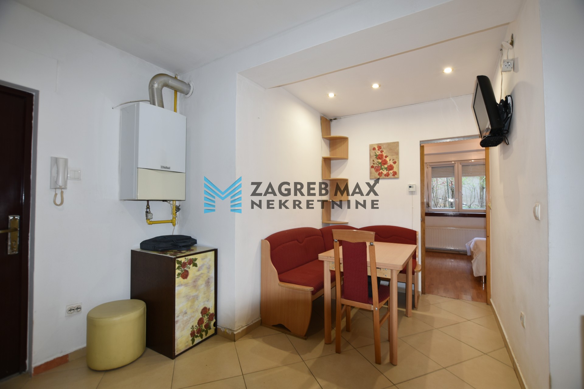 Zagreb - KVATERNIKOV TRG Ugodan 2soban stan 36 m2, suteren, odlična lokacija, spremište, BEZ PROVIZIJE