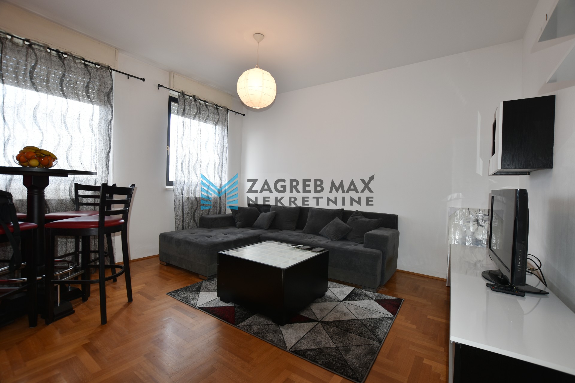 Zagreb - NAJAM - SREDNJACI Moderan 3soban stan 62 m2, 3. kat, odlična lokacija, balkon, BEZ PROVIZIJE