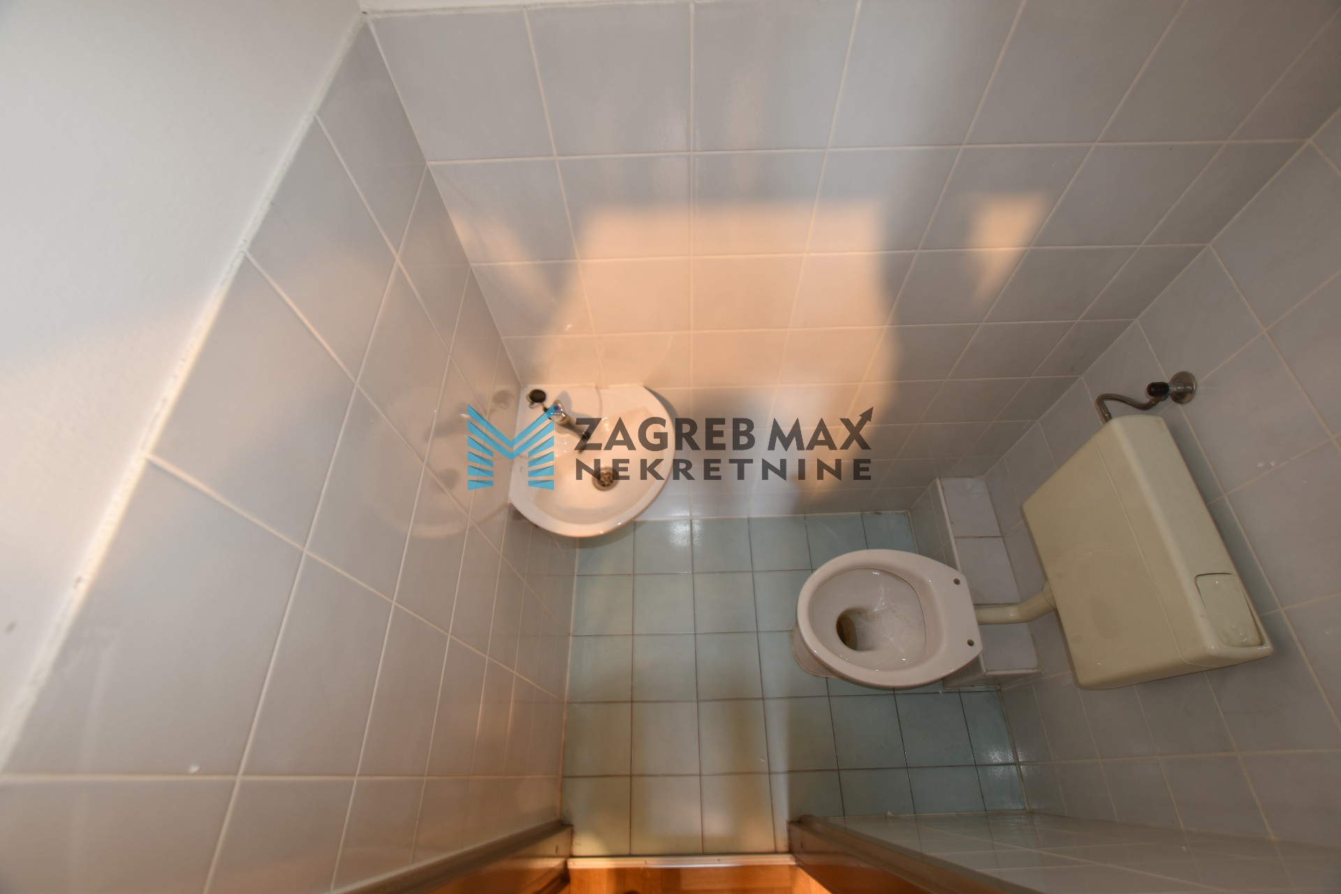 Zagreb - NAJAM - SREDNJACI Moderan 3soban stan 62 m2, 3. kat, odlična lokacija, balkon, BEZ PROVIZIJE