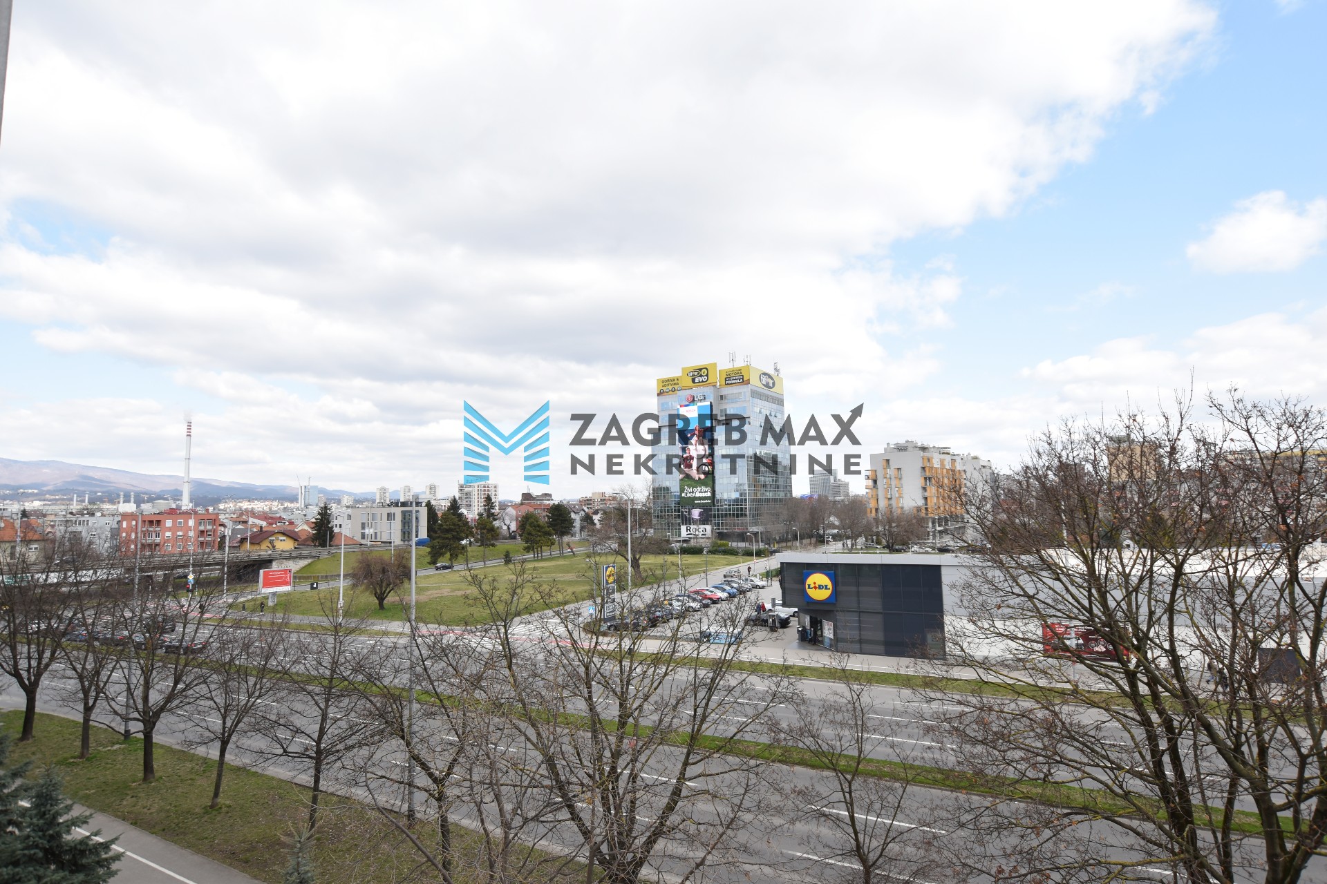 Zagreb - NAJAM - SREDNJACI Moderan 3soban stan 62 m2, 3. kat, odlična lokacija, balkon, BEZ PROVIZIJE