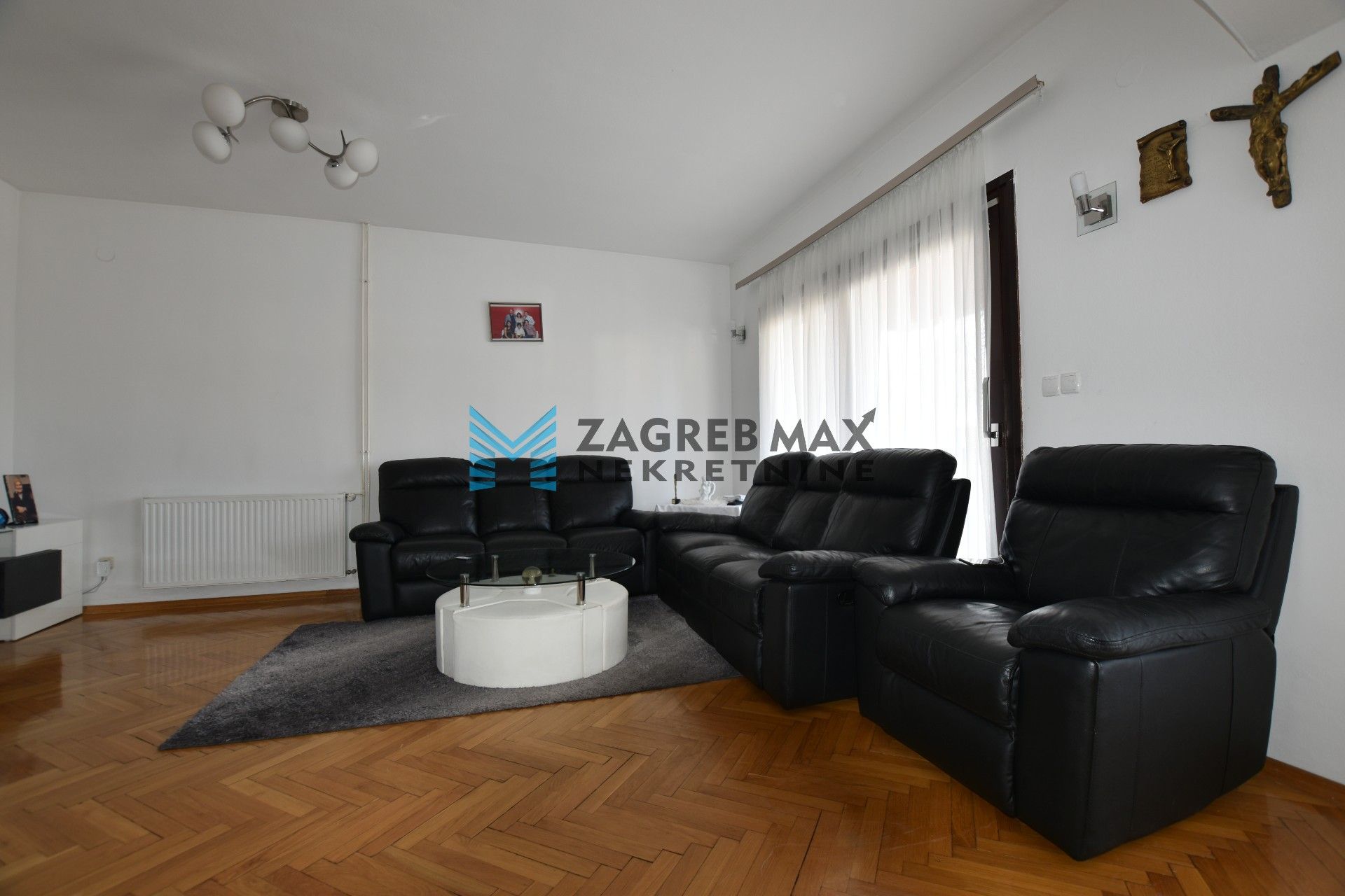 Zagreb - NAJAM - DUGAVE Komforan poslovni prostor od 50 m2, frekventna ulica, terasa, parking, BEZ PROVIZIJE