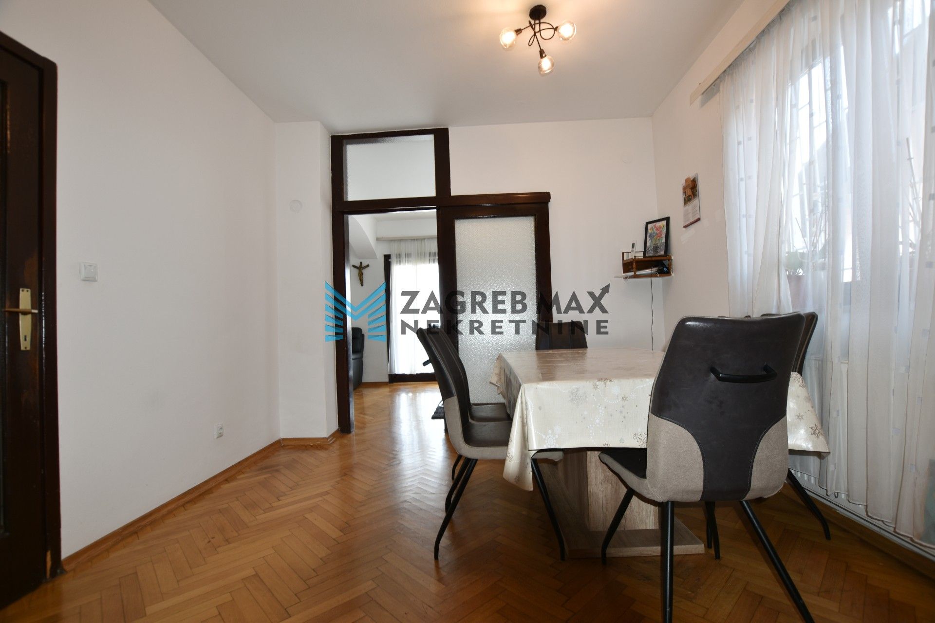 Zagreb - NAJAM - DUGAVE Komforan poslovni prostor od 50 m2, frekventna ulica, terasa, parking, BEZ PROVIZIJE