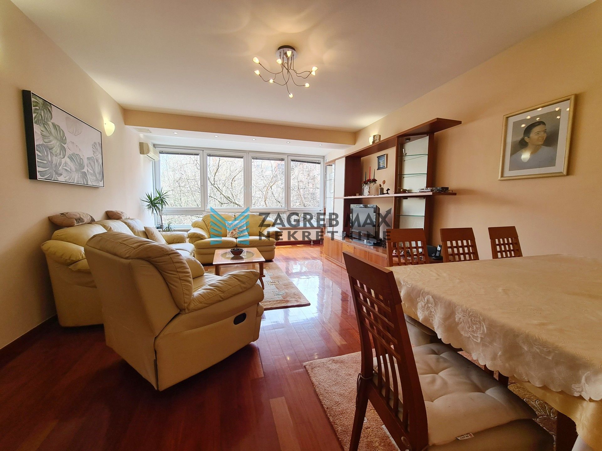 Zagreb - NAJAM - ILICA Luksuzan 3soban stan 91 m2, 2. kat, mirno okruženje, terasa, BEZ PROVIZIJE