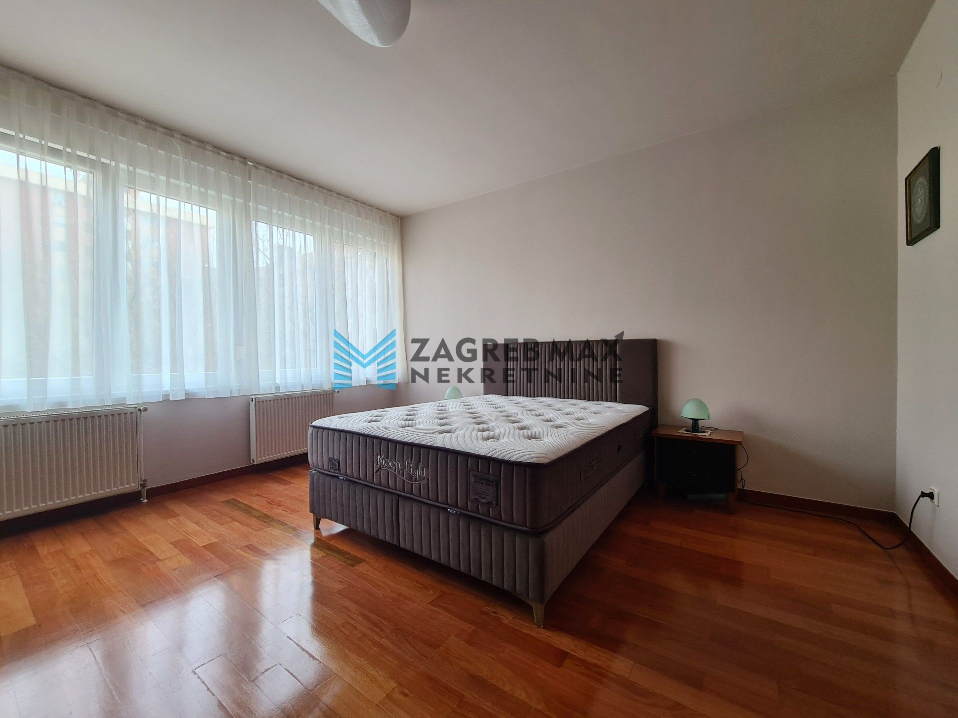 Zagreb - NAJAM - ILICA Luksuzan 3soban stan 91 m2, 2. kat, mirno okruženje, terasa, BEZ PROVIZIJE