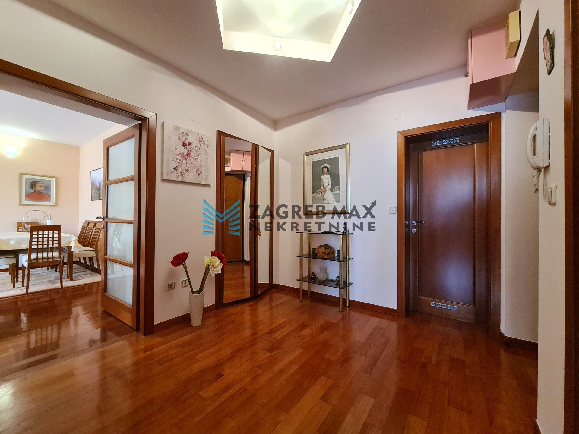 Zagreb - NAJAM - ILICA Luksuzan 3soban stan 91 m2, 2. kat, mirno okruženje, terasa, BEZ PROVIZIJE