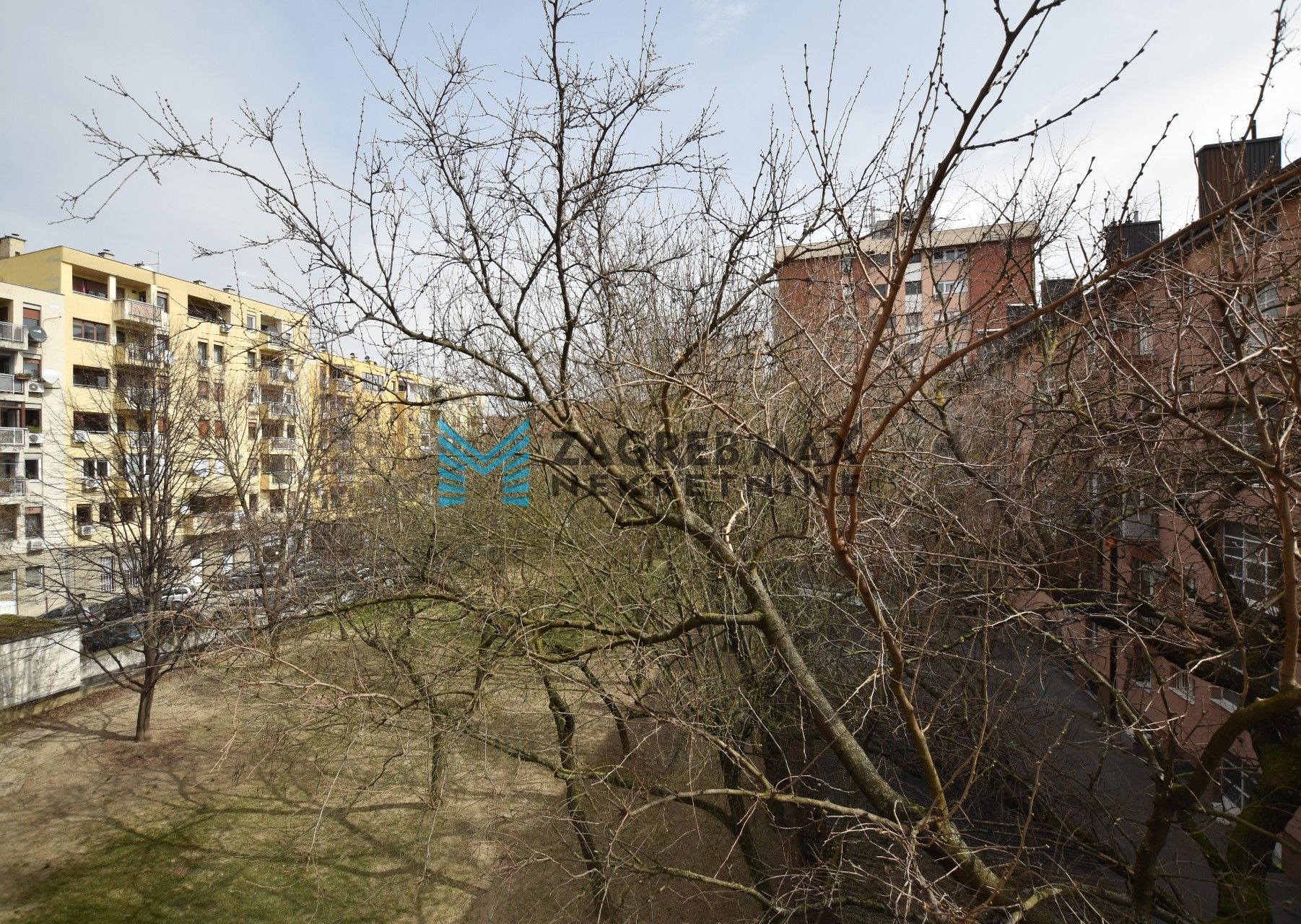 Zagreb - NAJAM - ILICA Luksuzan 3soban stan 91 m2, 2. kat, mirno okruženje, terasa, BEZ PROVIZIJE