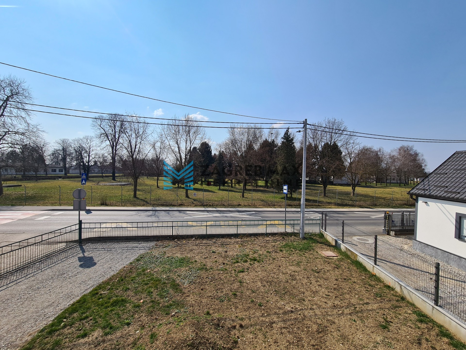 Zagreb - JEŽDOVEC Udoban 2soban stan 65 m2, 1. kat, mirno okruženje, loggia, parking, BEZ PROVIZIJE