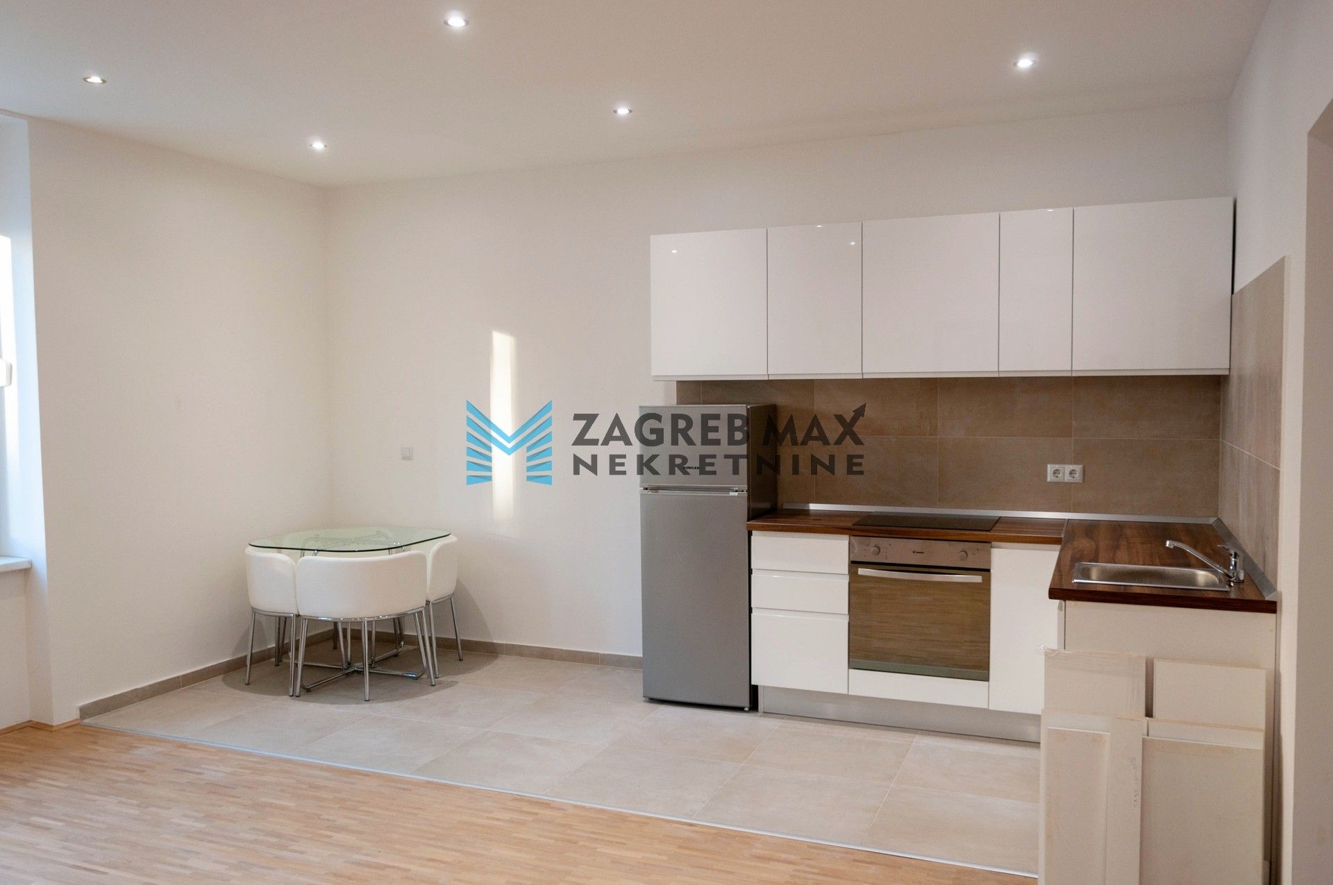 Zagreb - NAJAM - DONJI GRAD Moderan 2soban stan 52 m2, 2. kat, odlična lokacija, balkon, BEZ PROVIZIJE