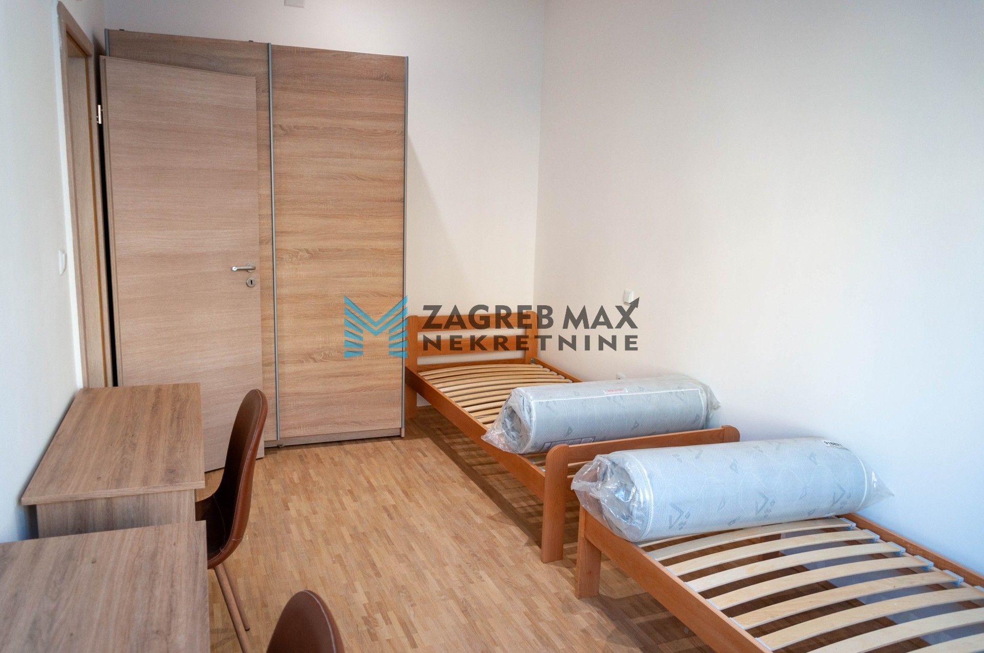 Zagreb - NAJAM - DONJI GRAD Moderan 2soban stan 52 m2, 2. kat, odlična lokacija, balkon, BEZ PROVIZIJE