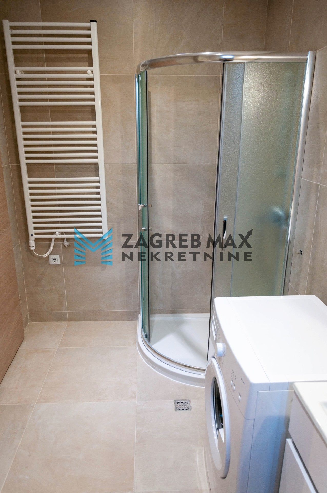 Zagreb - NAJAM - DONJI GRAD Moderan 2soban stan 52 m2, 2. kat, odlična lokacija, balkon, BEZ PROVIZIJE