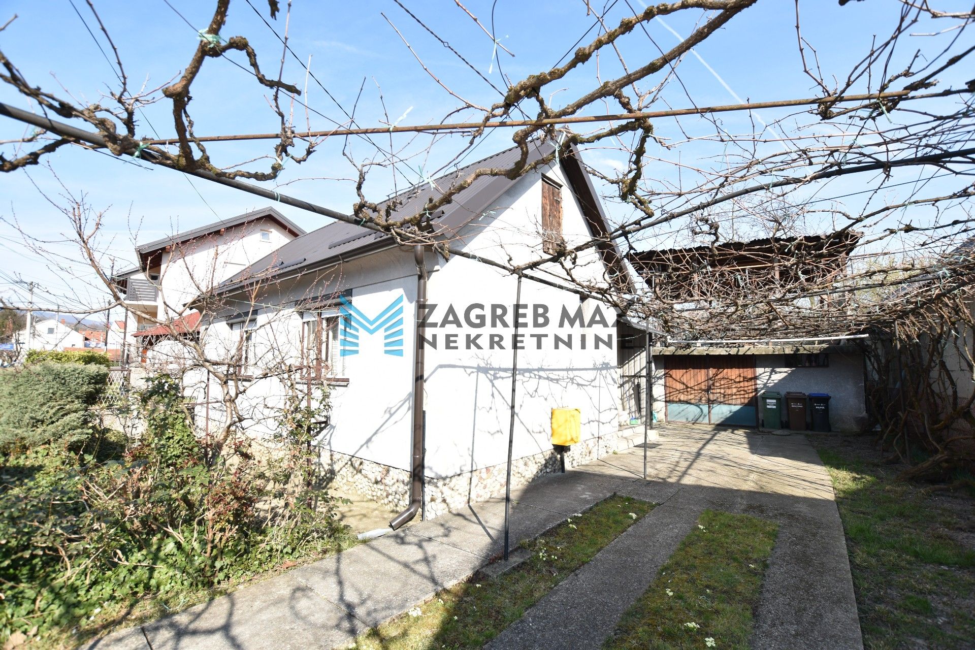 Zagreb - RUDEŠ Samostojeća kuća od 54 m2, zemljište 330 m2, mirno okruženje, garaža, parking, BEZ PROVIZIJE